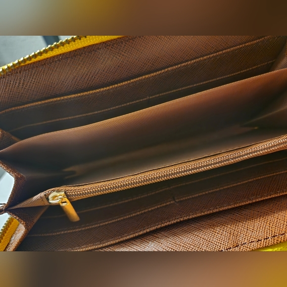 Women's Wallet - Picture 5 of 6